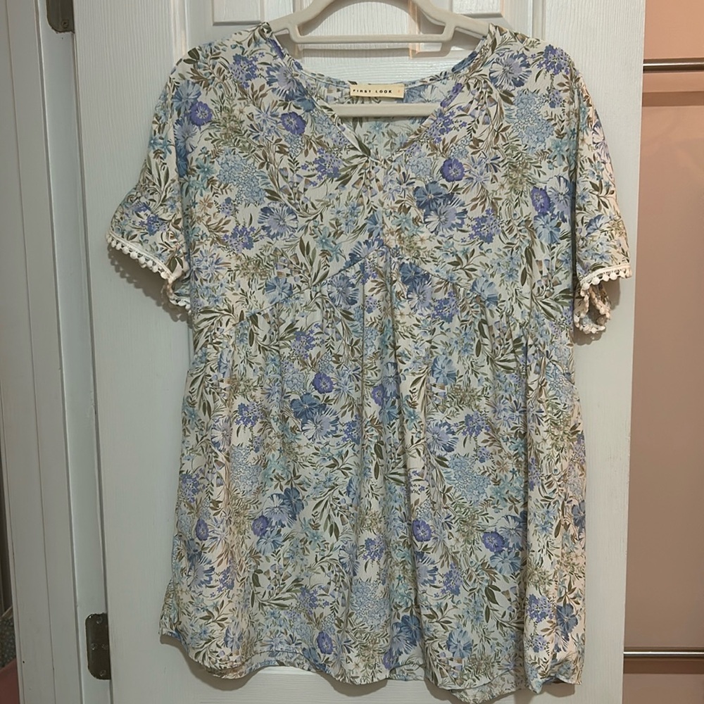 First Look V-Neck Tunic Floral Blouse NWOT Sizes Small,Medium, Large, XLarge